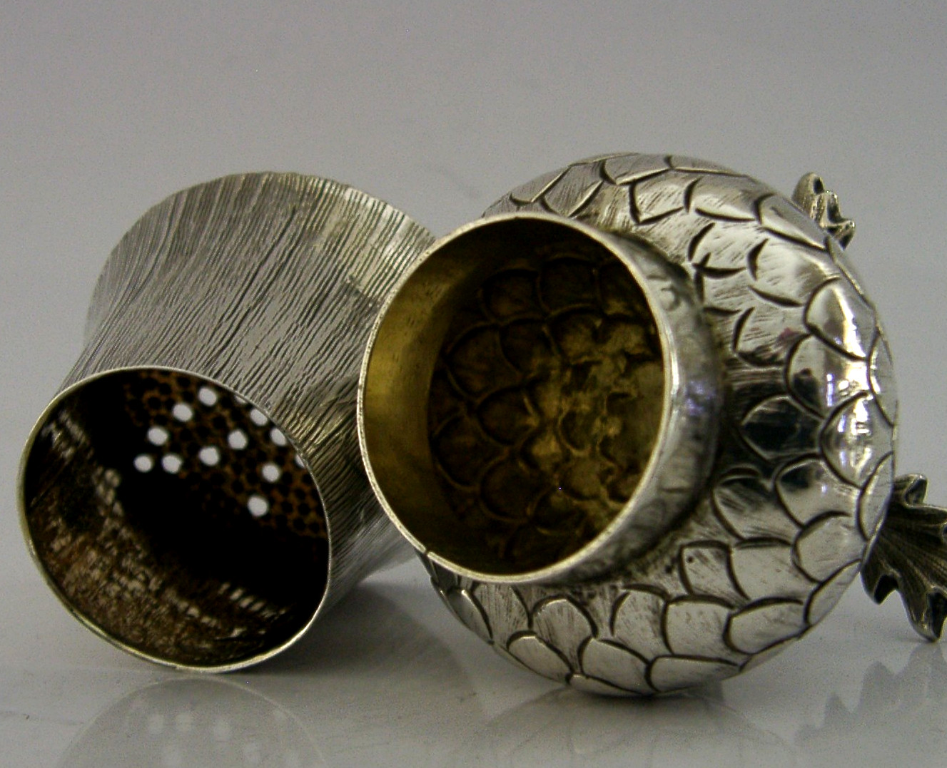 RARE WILLIAM IV STERLING SILVER SCOTTISH THISTLE POUNCE POT 1837 ANTIQUE 66g