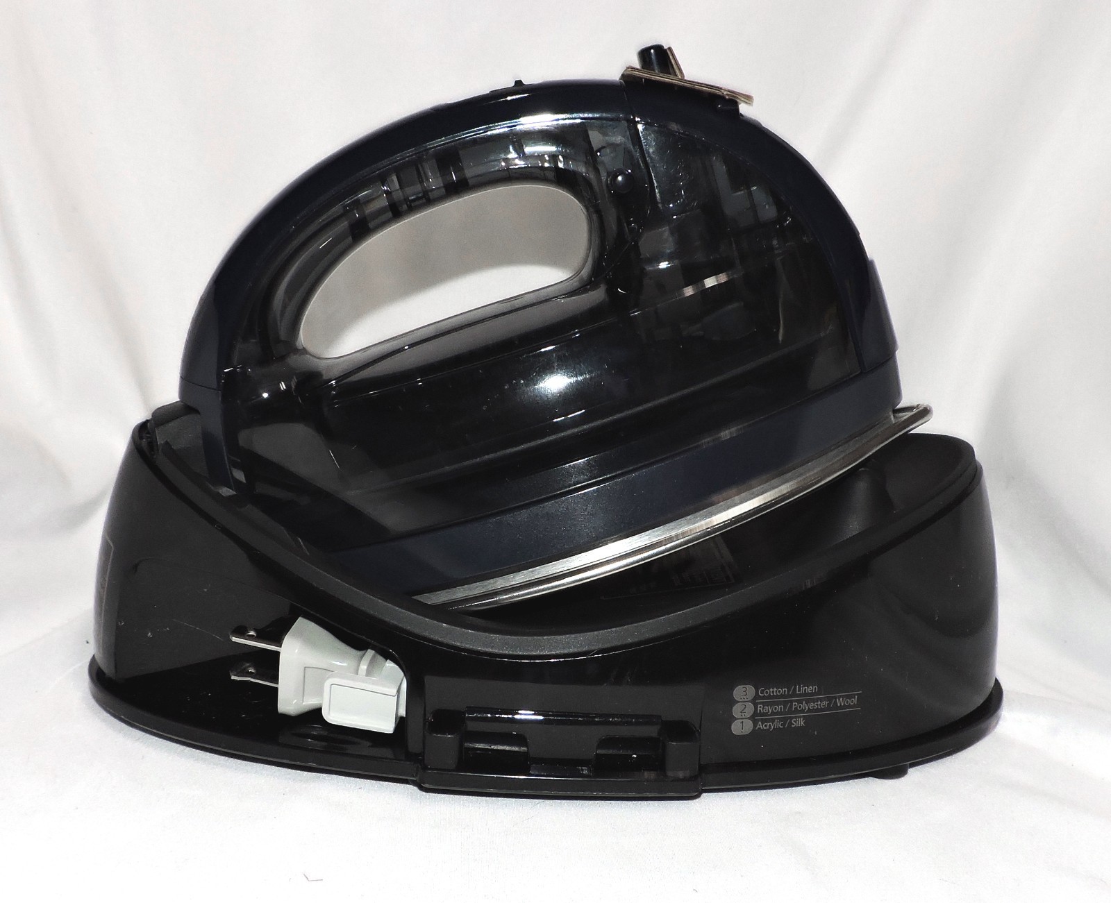 Panasonic Cordless Iron, Steam Dry 1500W Wide Stainless Steel NI-WL700A #4889