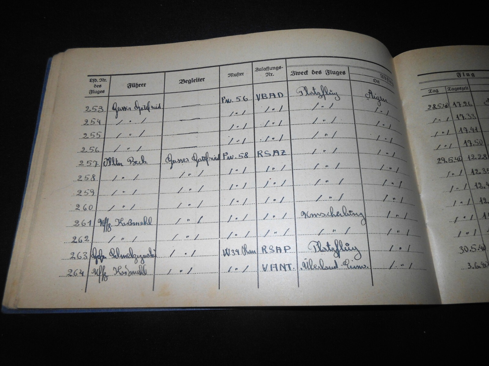 WW II German LW Flugbuch - FLIGHT LOG BOOK - Ju52 He111 Do17 Do23 Ju86 - NICE!