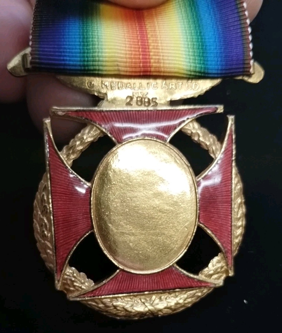 2 WWII U.S. MILITARY ORDER OF THE WORLD WAR MEDALS MEDALLIC ART CO.