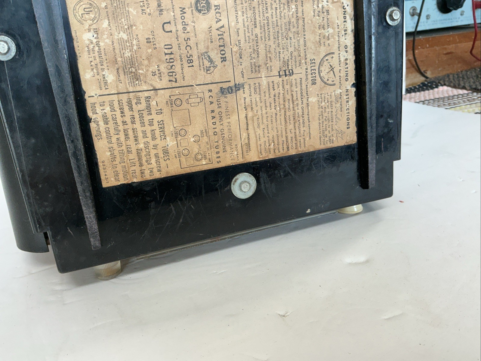 Vintage RCA Victor 5C581 "Debonair" Clock Radio (1954) Antique Works!