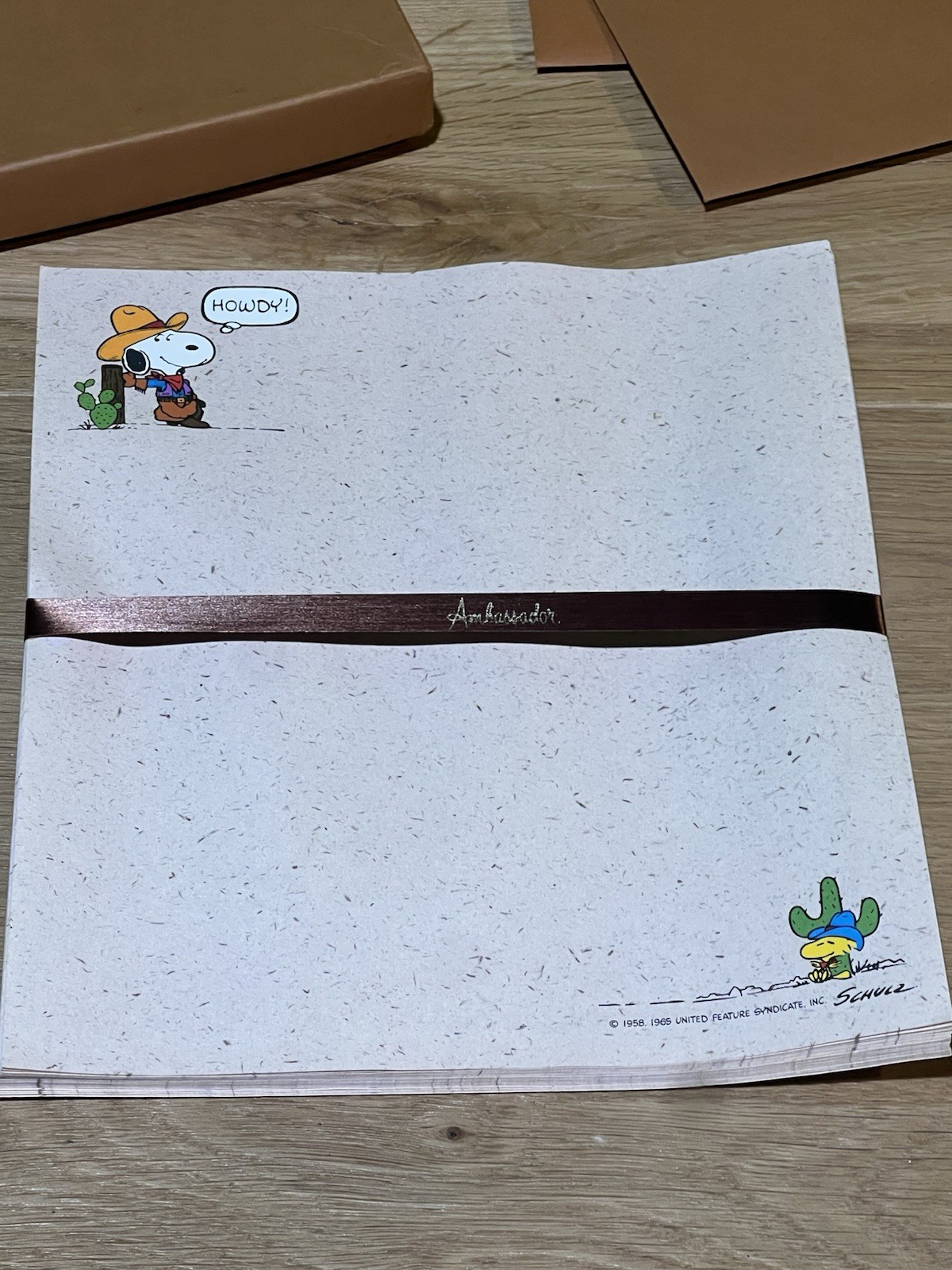 Vtg Snoppy Peanuts Howdy Stationary Box Set 24 sheets 4 envelopes 1960's