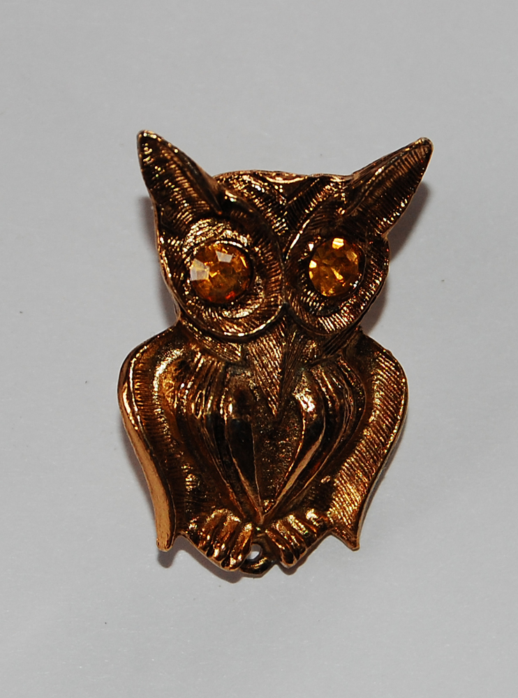 VINTAGE CAST METAL OWL TIE TACK RHINESTONE EYES TOPAZ