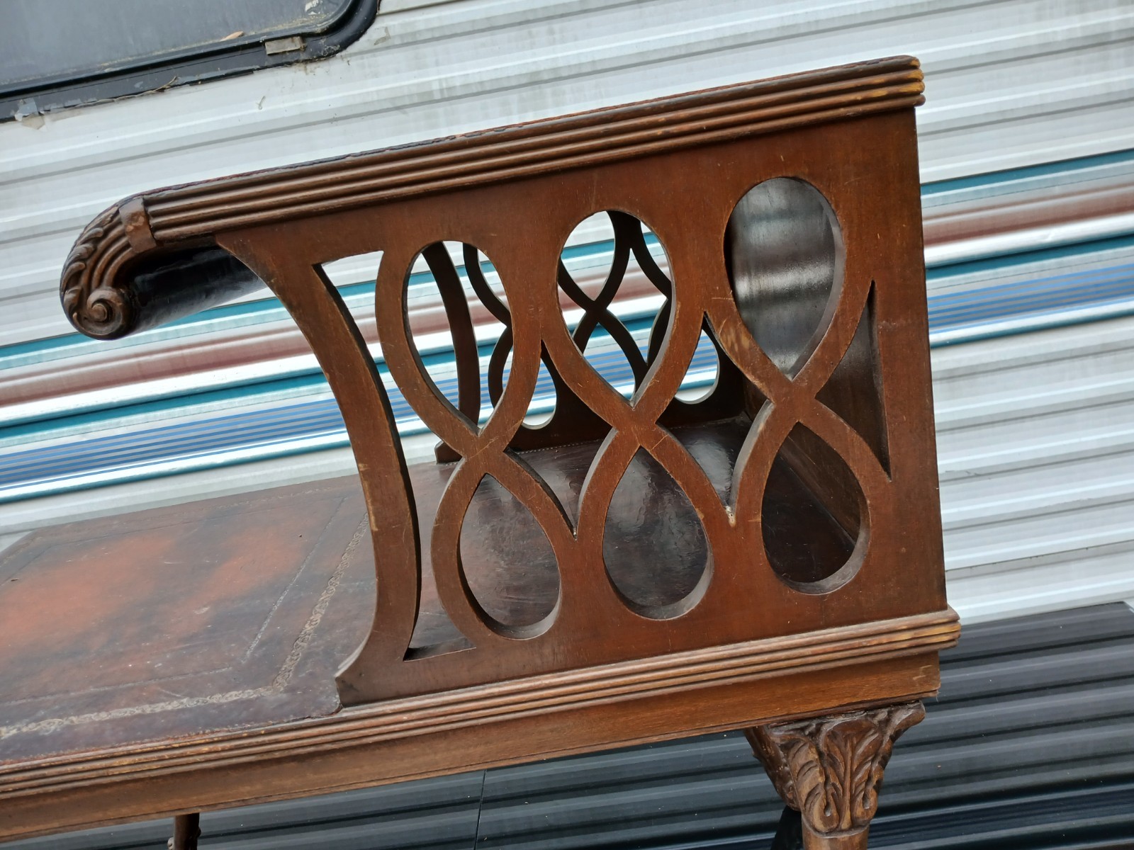 Vintage Townsend Grand Rapids French Provincial Leather Top