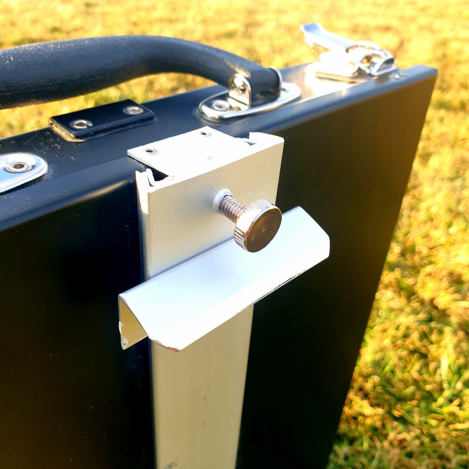 PORTABLE ARTIST EASEL - FULLY ADJUSTABLE STURDY ALUMINUM GREAT CONDITION - ROLFS