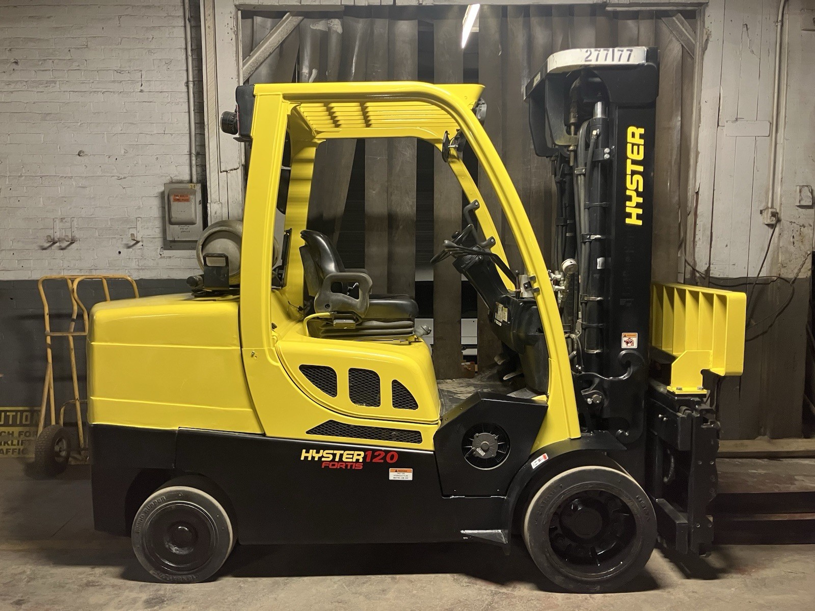 2017  Hyster 12000 LB Forklift with SS/FP  and 3 Stage  Mast only 6400 Hours
