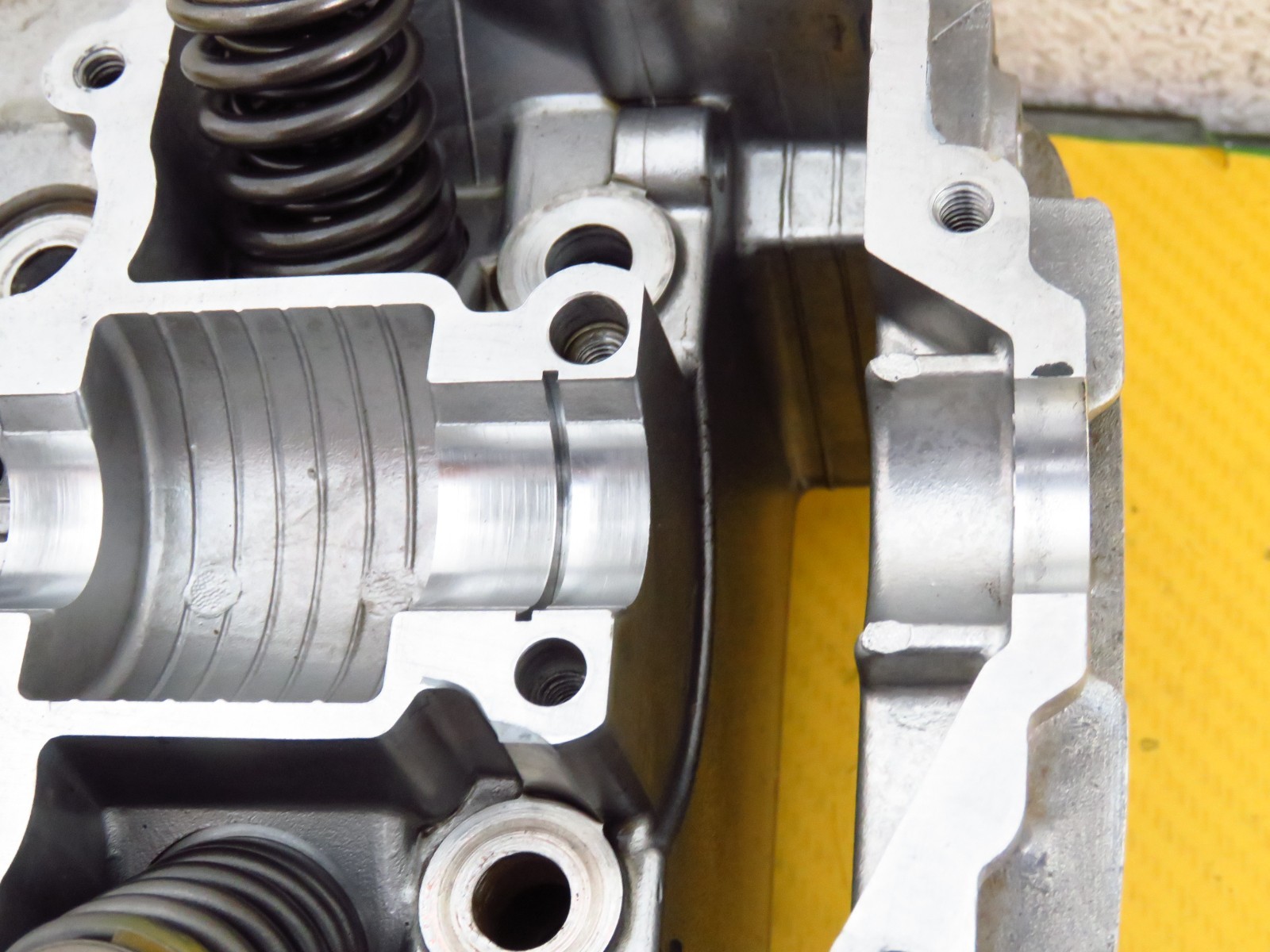 1983 SUZUKI LT125 OEM VALVE HEAD valves cylinder head GOOD SHAPE