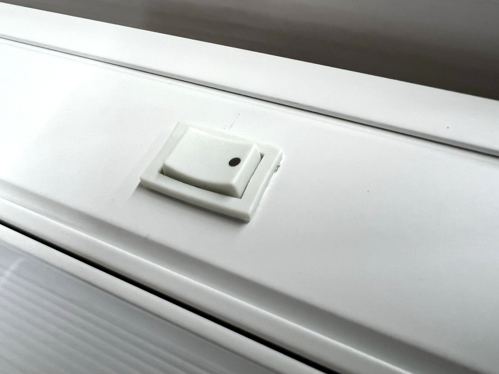 Royal Pacific 24-Inch LED Under Cabinet Light Dimmable, Linkable, Hardwire 120V