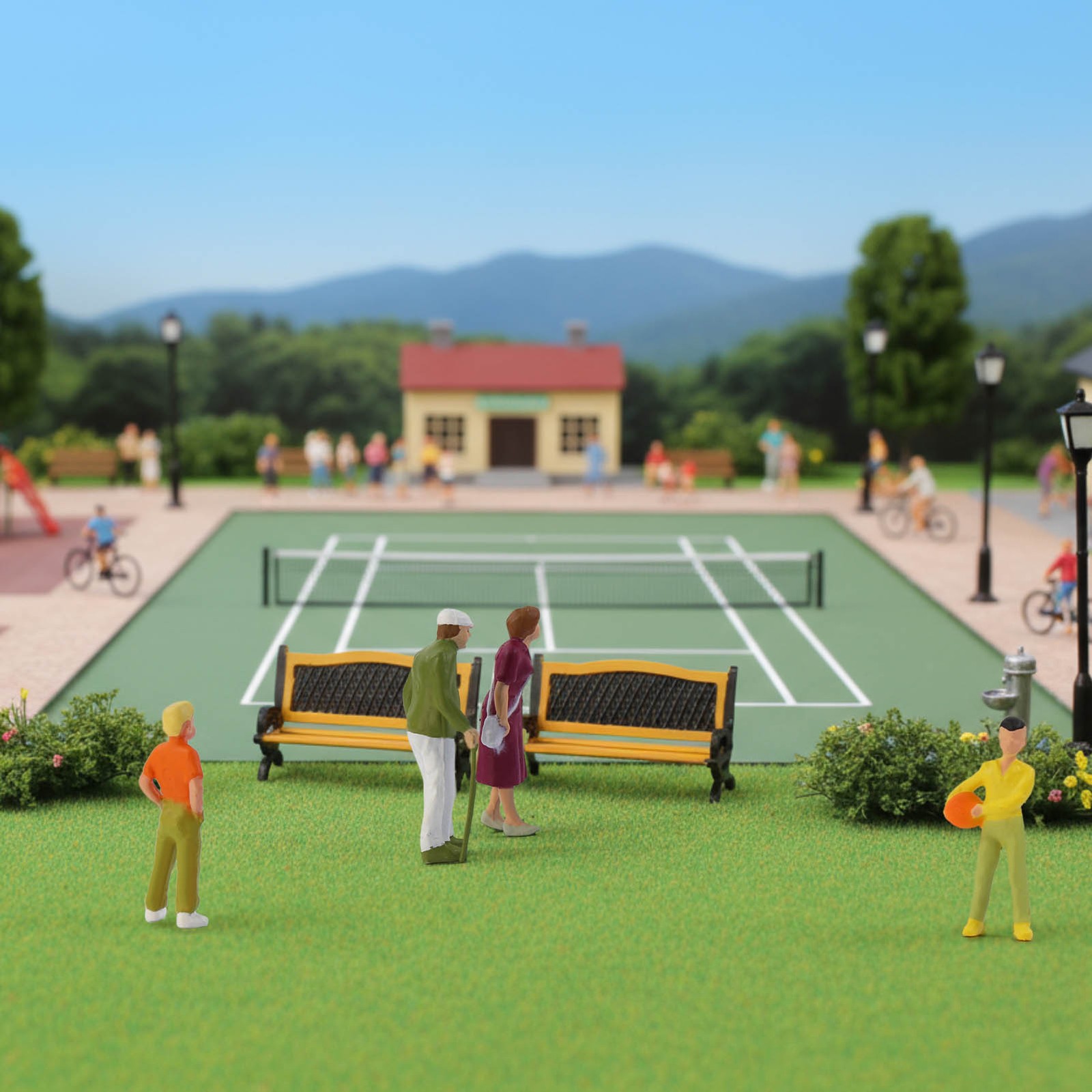 Model Trains O Scale Painted Colorful Figures 1:43 Scale Standing People P4312