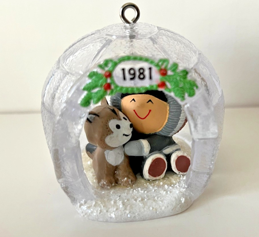 HALLMARK 1981 FROSTY FRIENDS 2ND IN SERIES ESKIMO HUSKY IGLOO ORNAMENT W BOX