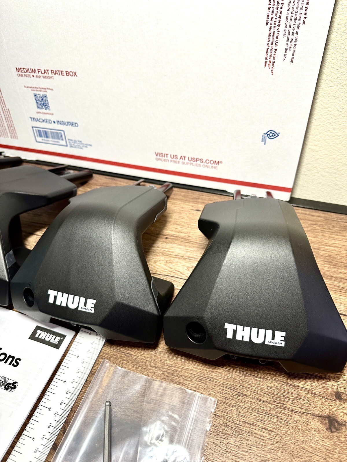Thule Edge Clamp Foot Pack 720501 (New/Repackaged) + Free Thule Metal Lock Set!