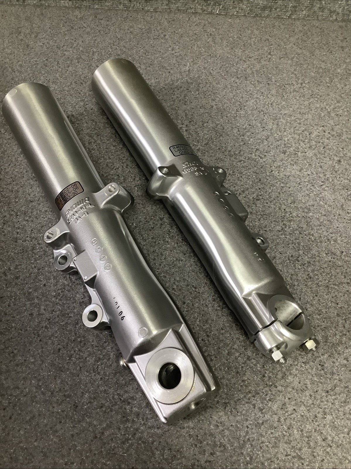 Harley Davidson 46495-06 / 46502-06 09-13 Touring Right Left Fork Slider (M56B)