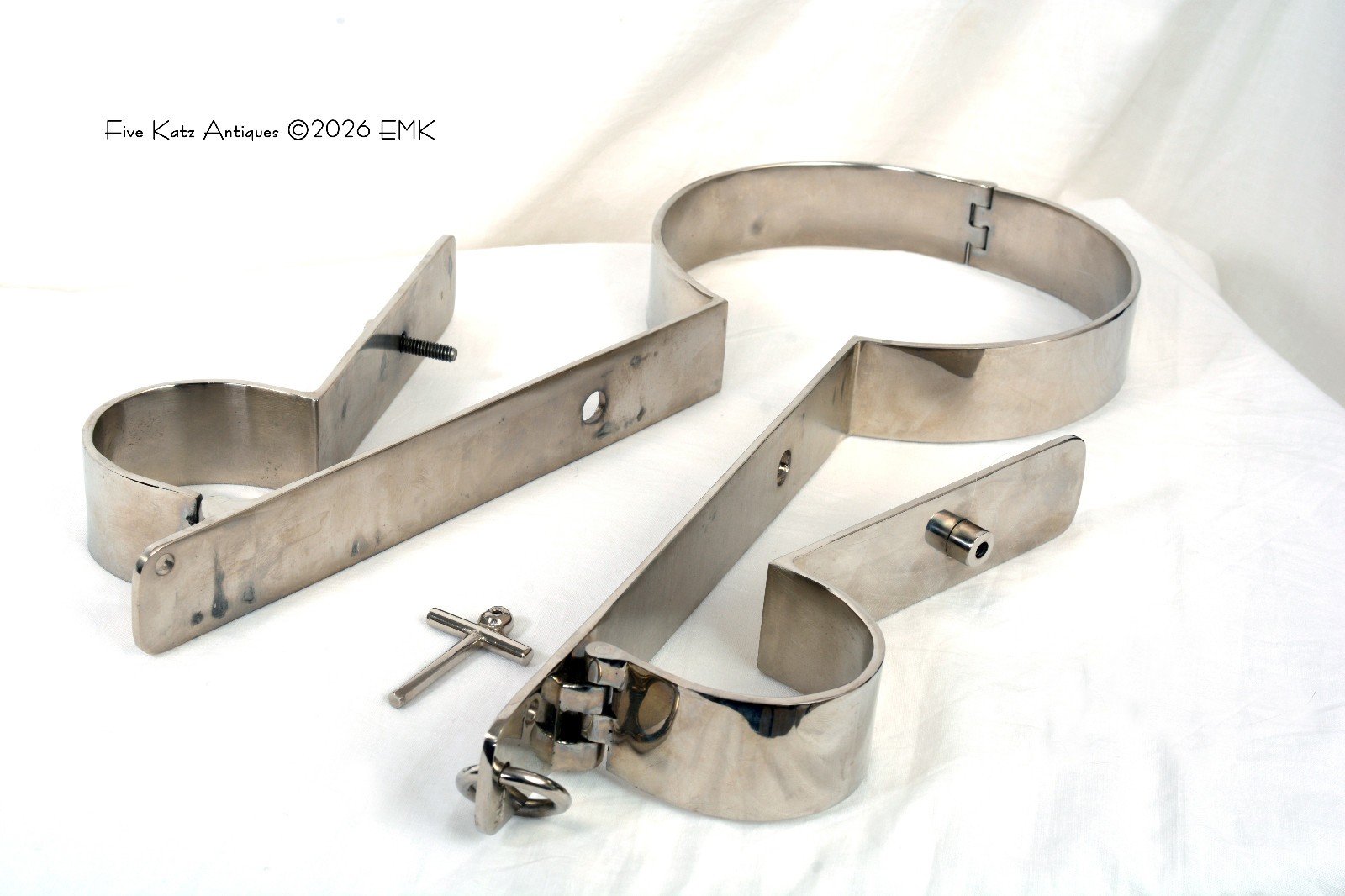 Shrew's Fiddle Metal Collar Wrist Restraint Used Steel Restraint