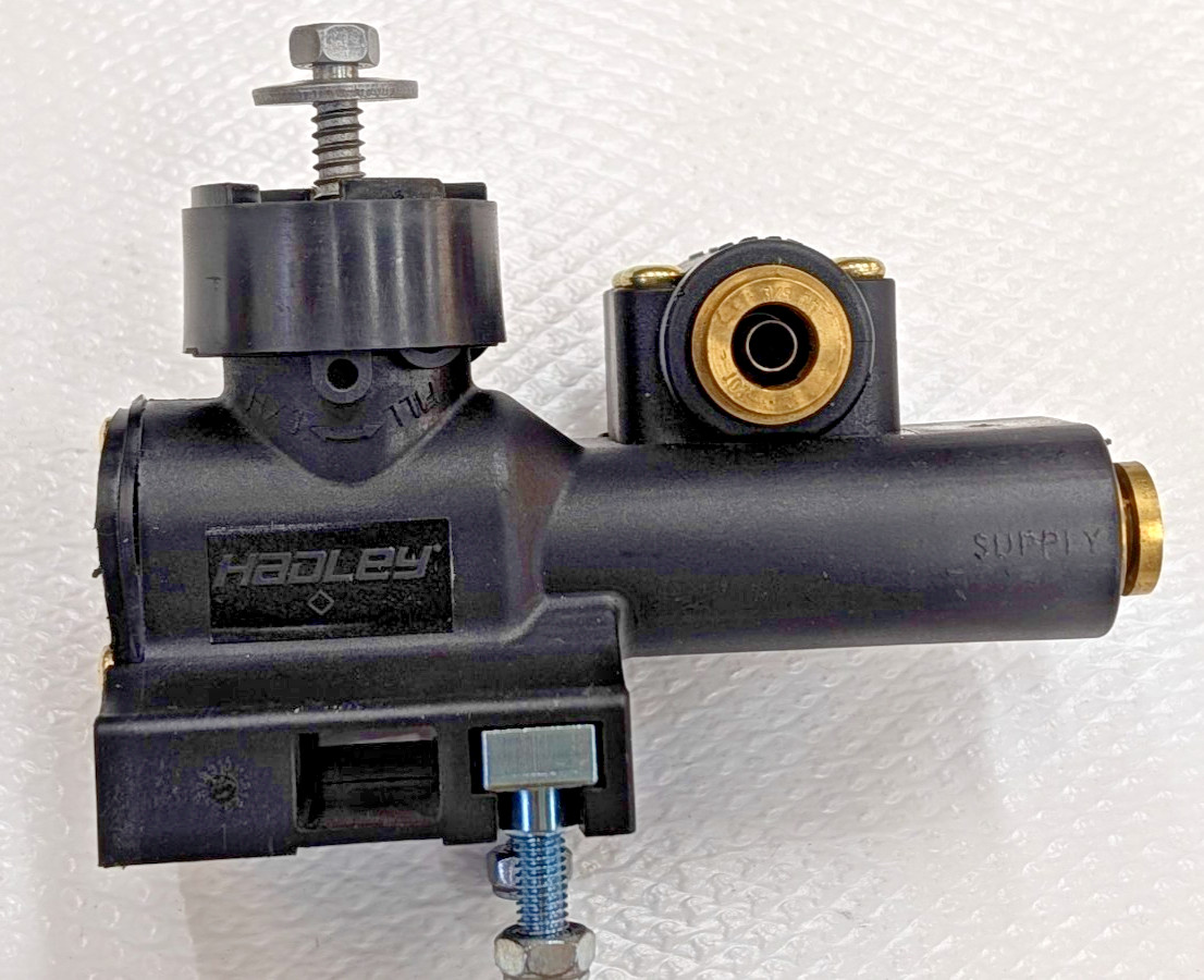 2607243C92 International Link Hadley Height Control Valve W/ Dump 2607243C93