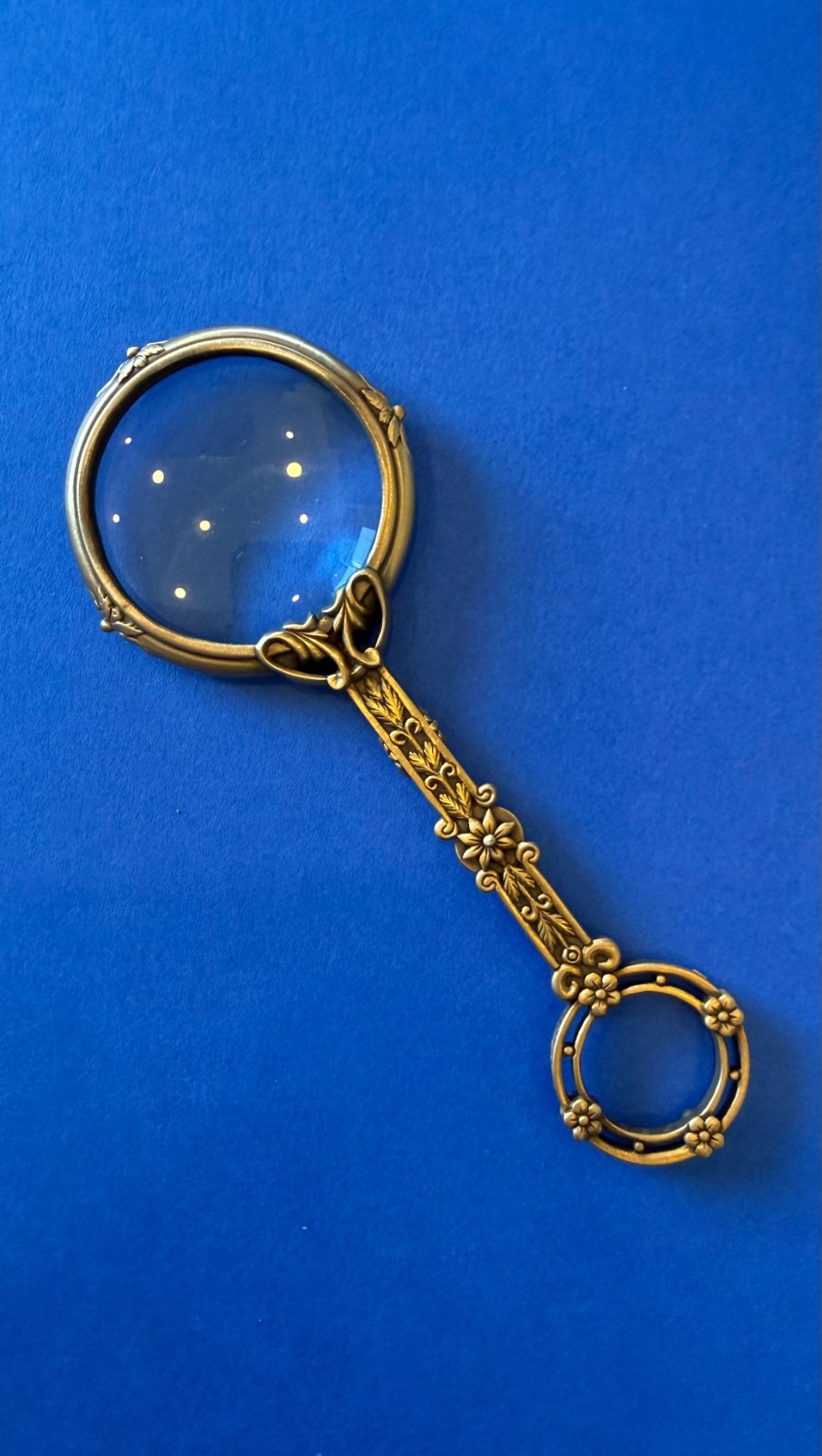 I am edgar Berebi this is my Vintage never used Milan personal magnifier 1999