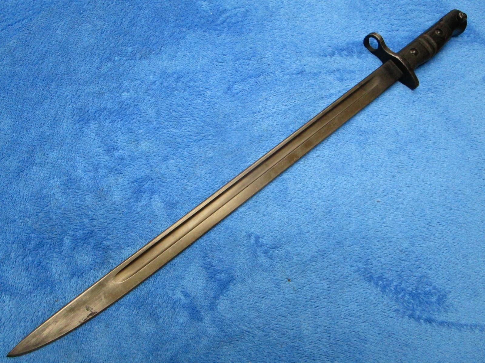 VINTAGE ORIGINAL US MADE BRITISH M1913 BAYONET AND SCABBARD MAKER REMINGTON 1917