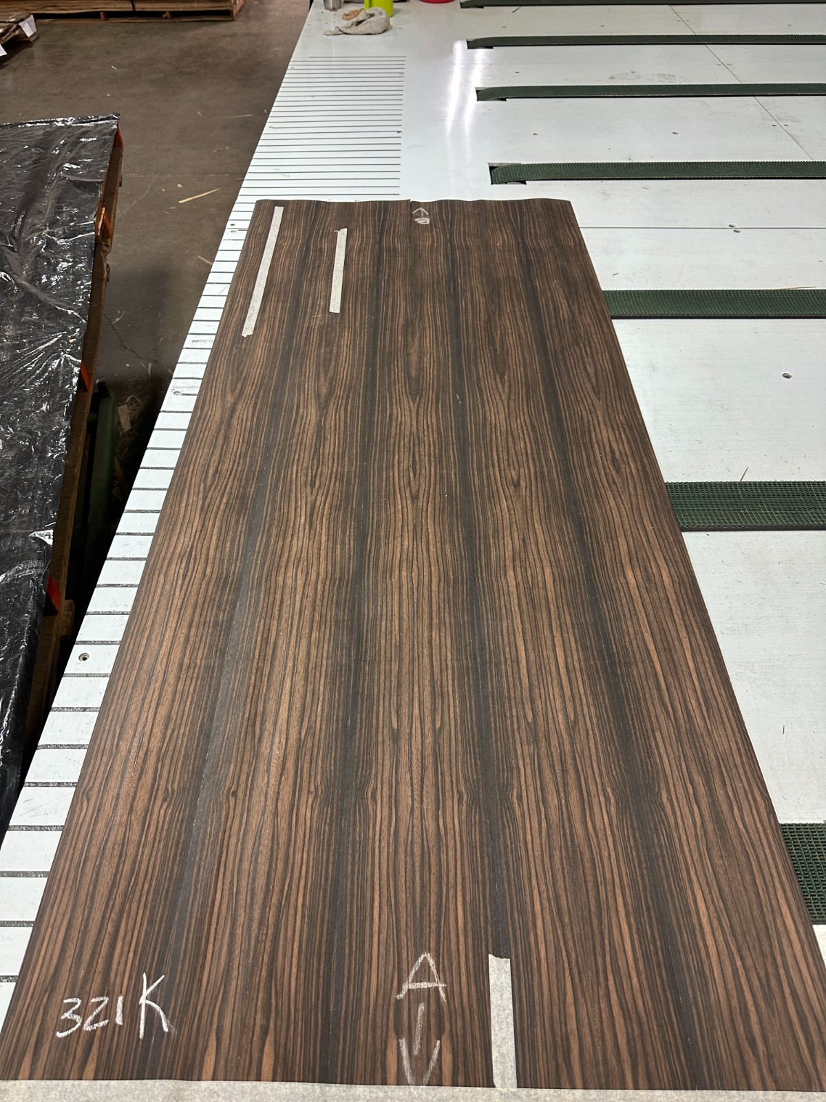 MACASSAR EBONY Paperbacked Wood Veneer 64'' x 30'' 321K