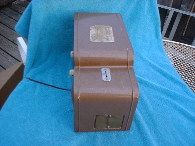 TRADIO COIN OPERATED HOTEL TUBE RADIO 2 hour 25-cents Untested Parts/Repair