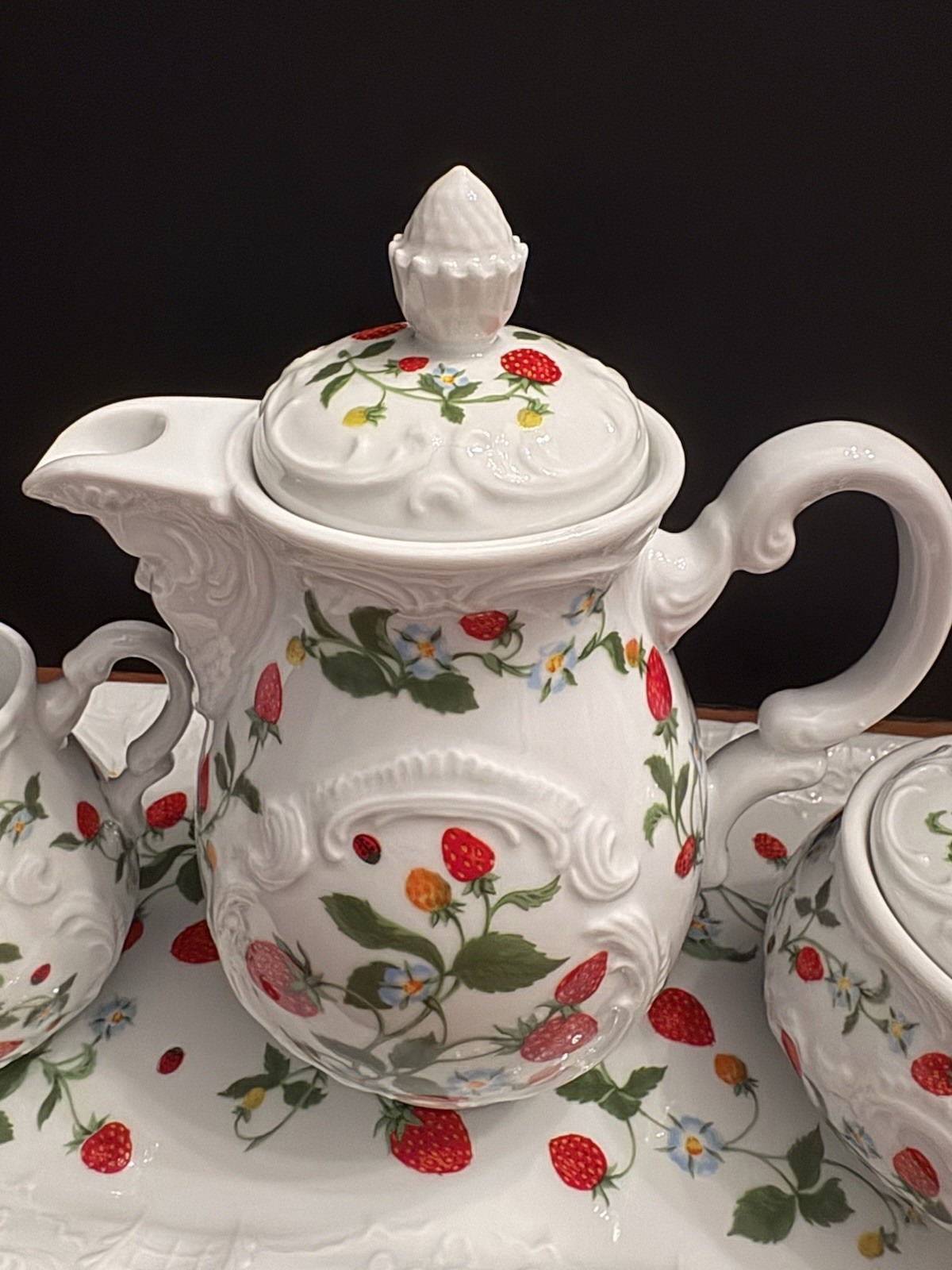 Vintage Estée Lauder 1981 Strawberry Tea Pot, Creamer, Sugar Bowl, Tray