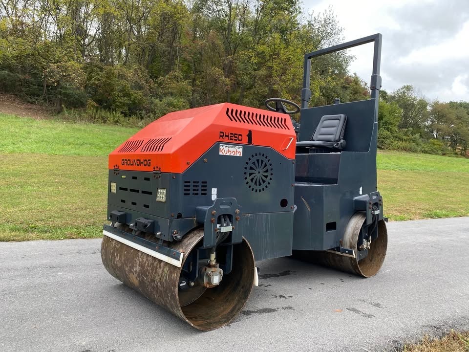 2023 GroundHog RH25D Vibratory Road Roller
