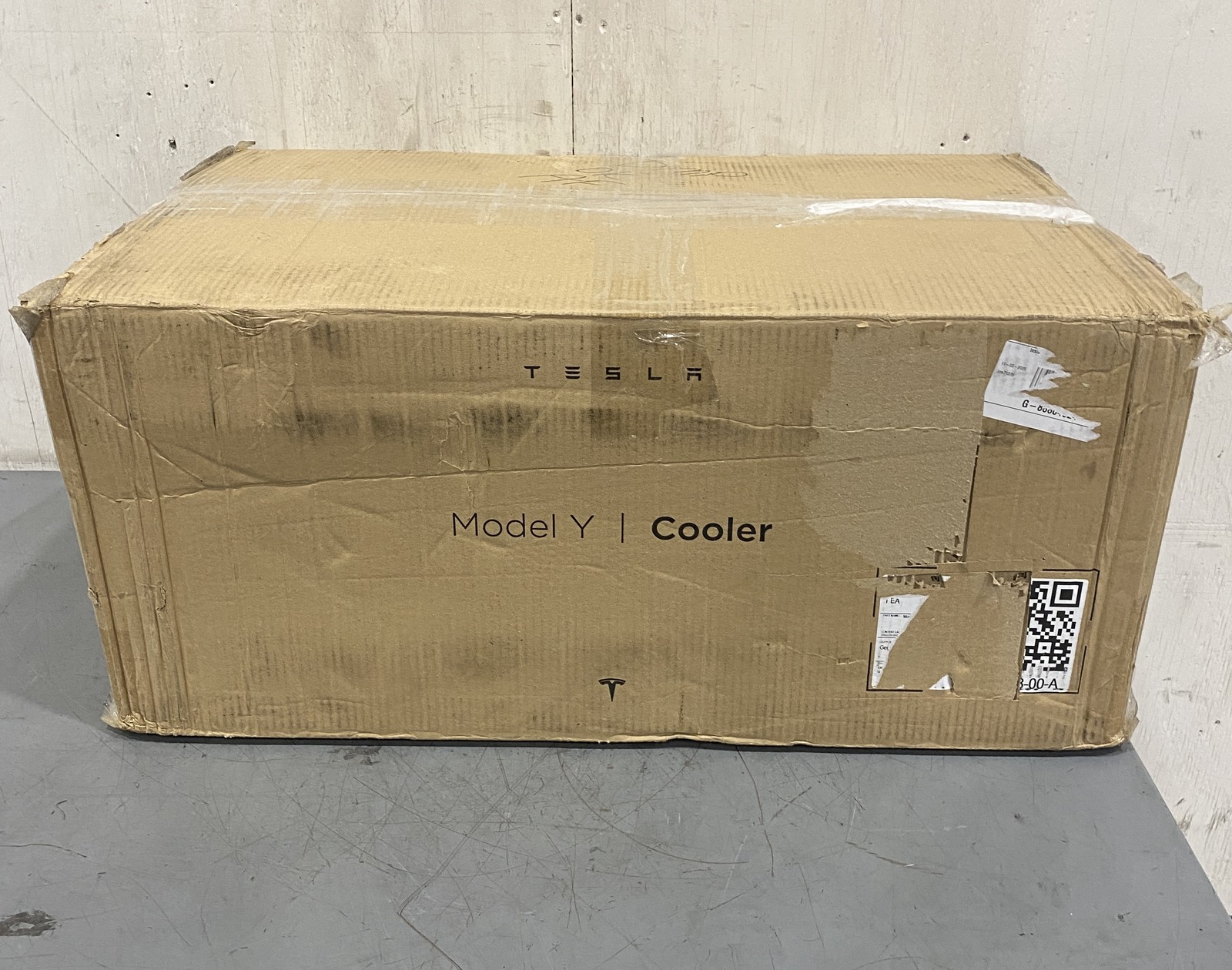 Tesla 29.8" x 17.4" x 11.5" 40 L Model Y Frunk Cooler For All Model Y Vehicles