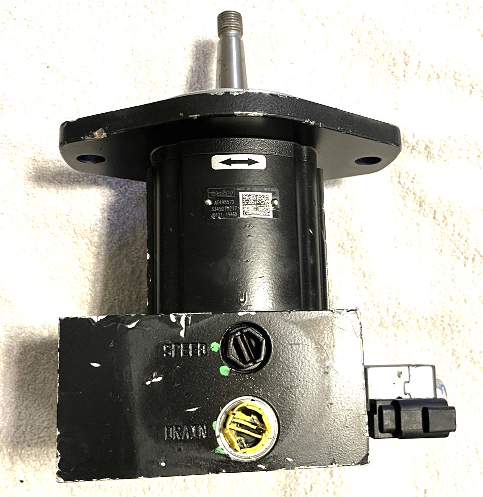 Genuine OEM John Deere Parker AT495572 Fan Drive Hydraulic Motor