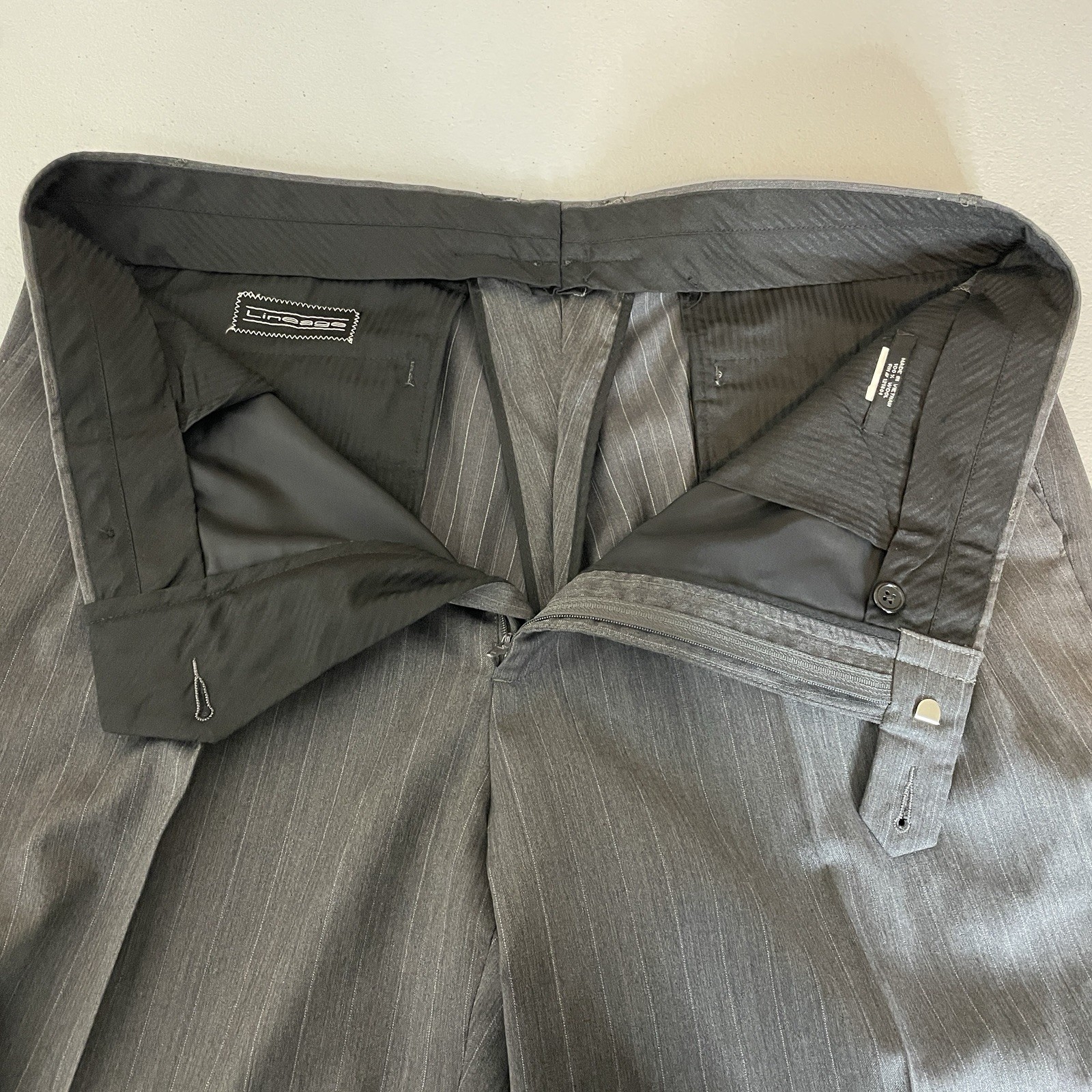 Lineage 2 Piece Suit Mens 44R 38x28 Gray Striped Wool Three Buttons Pants