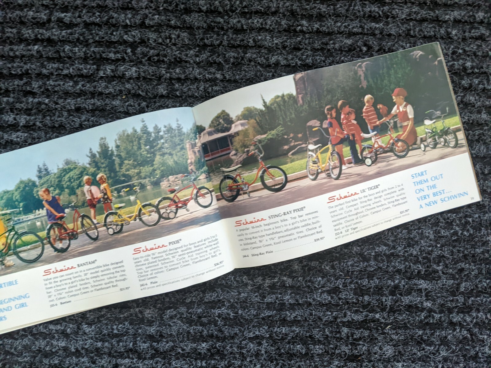Schwinn 1972 Original Bicycle Sales Catalog~Bikes-Paramount-Stingray 72