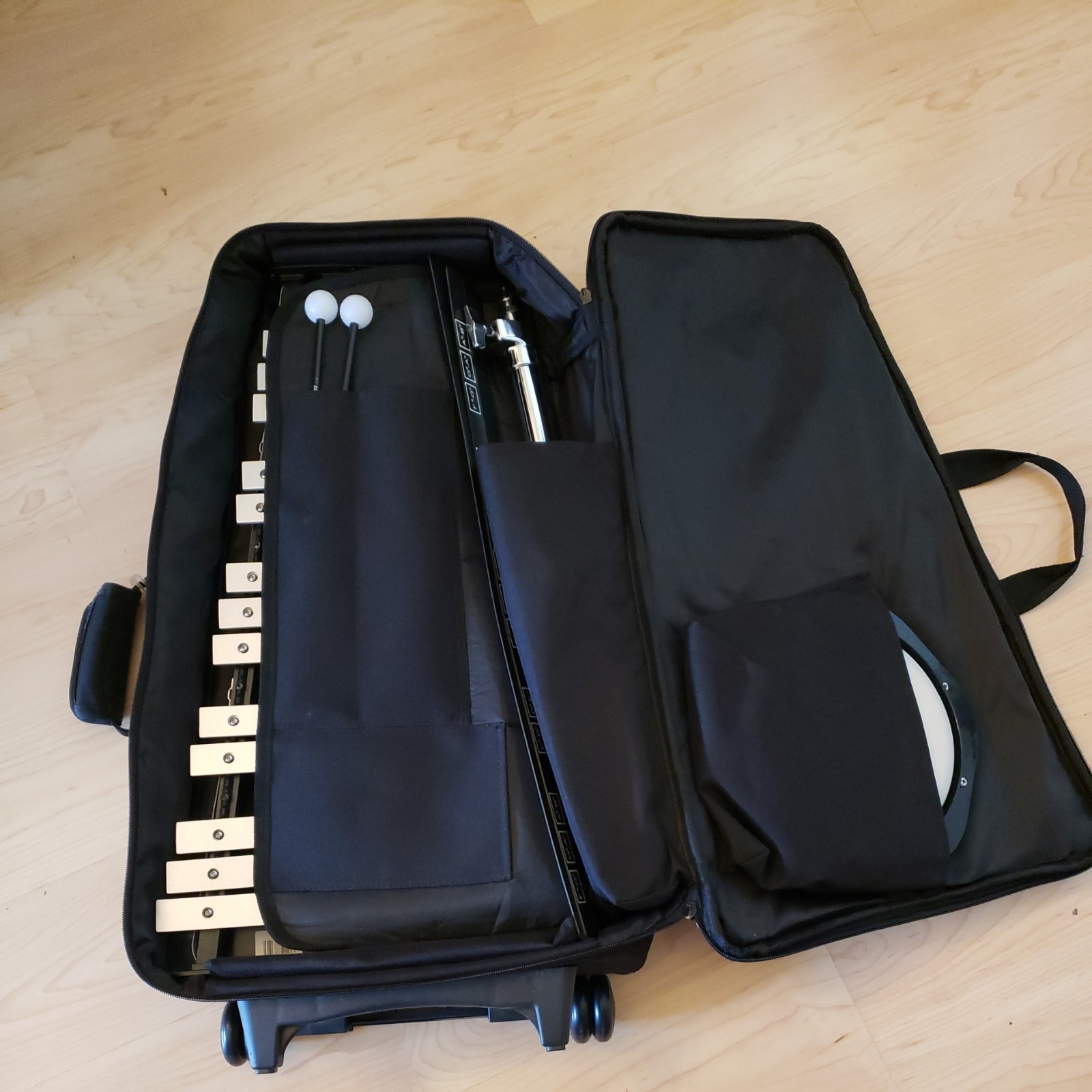 Mapex Rolling Bel Glockenspiel Musical Instrument With Extras See Below.