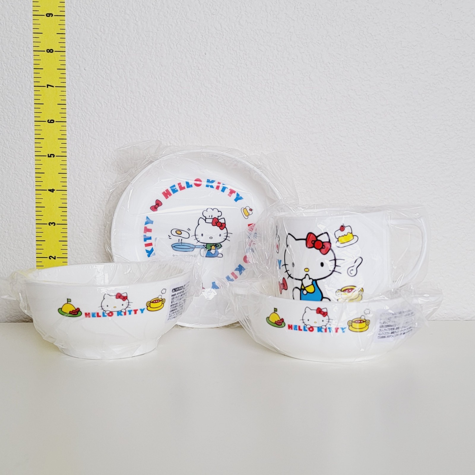 Sanrio Hello Kitty Dinnerware Kids Toddler Set of 4 Mug Cup Bowl Plate White