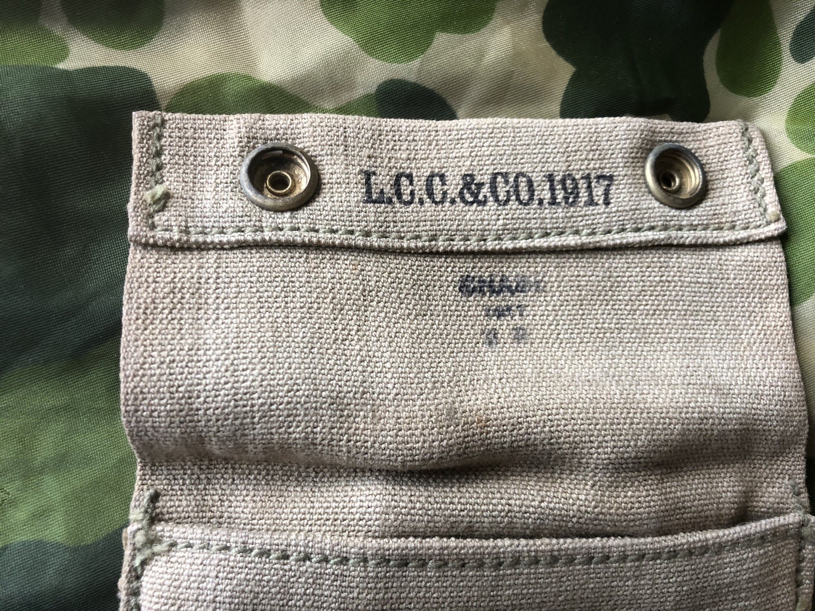 ORIGINAL U.S WWI KHAKI First Aid Pouch by L.C.C. Company Pouch 1917 Date MINT!