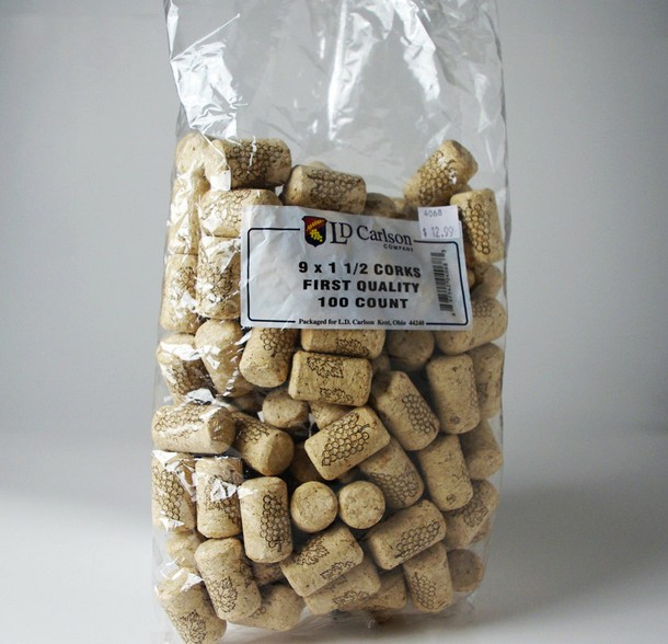 First Quality 9 x 1 1/2 First Quality Straight Wine Corks 100 ct