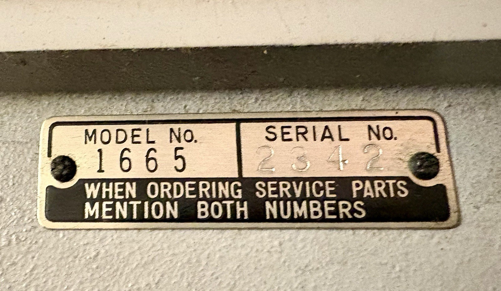 VINTAGE 1967 DOMESTIC ZIG-ZAF DIAL A STITCH MODEL 1665 SEWING MACHINE-WORKS WELL