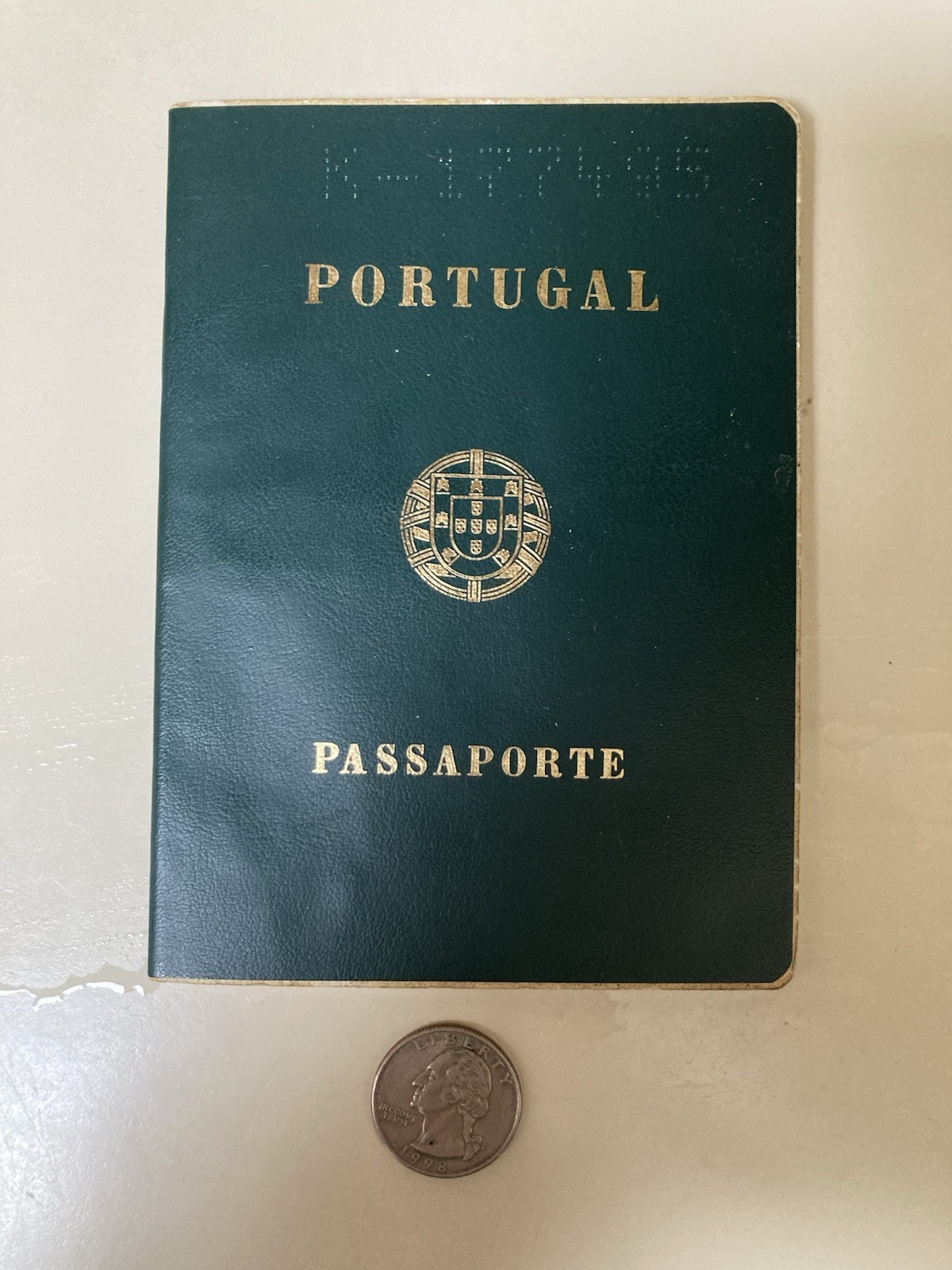 Vintage Portugal Passport New York Consular Revenue Stamp 1986 obsolete Passport