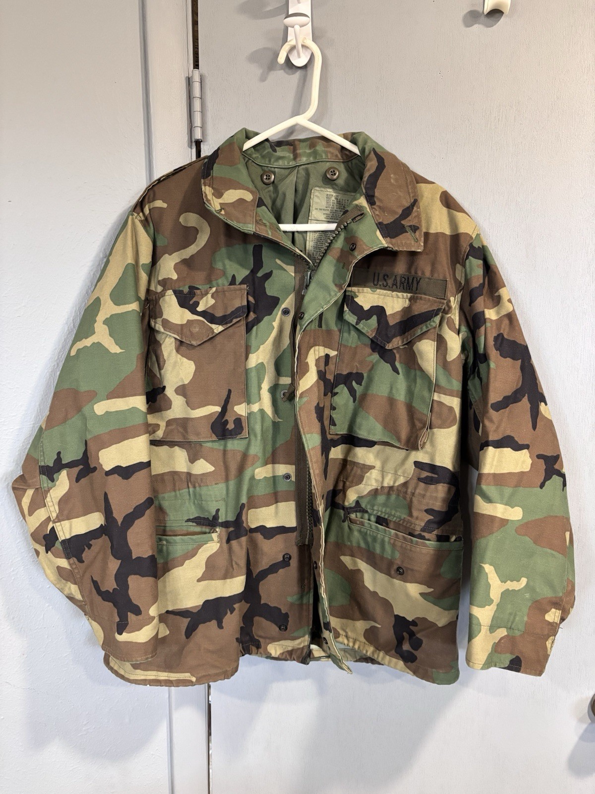 Vntg US Army M65 Field Jacket Mens Medium Short Woodland Camo Cold Weather 90's