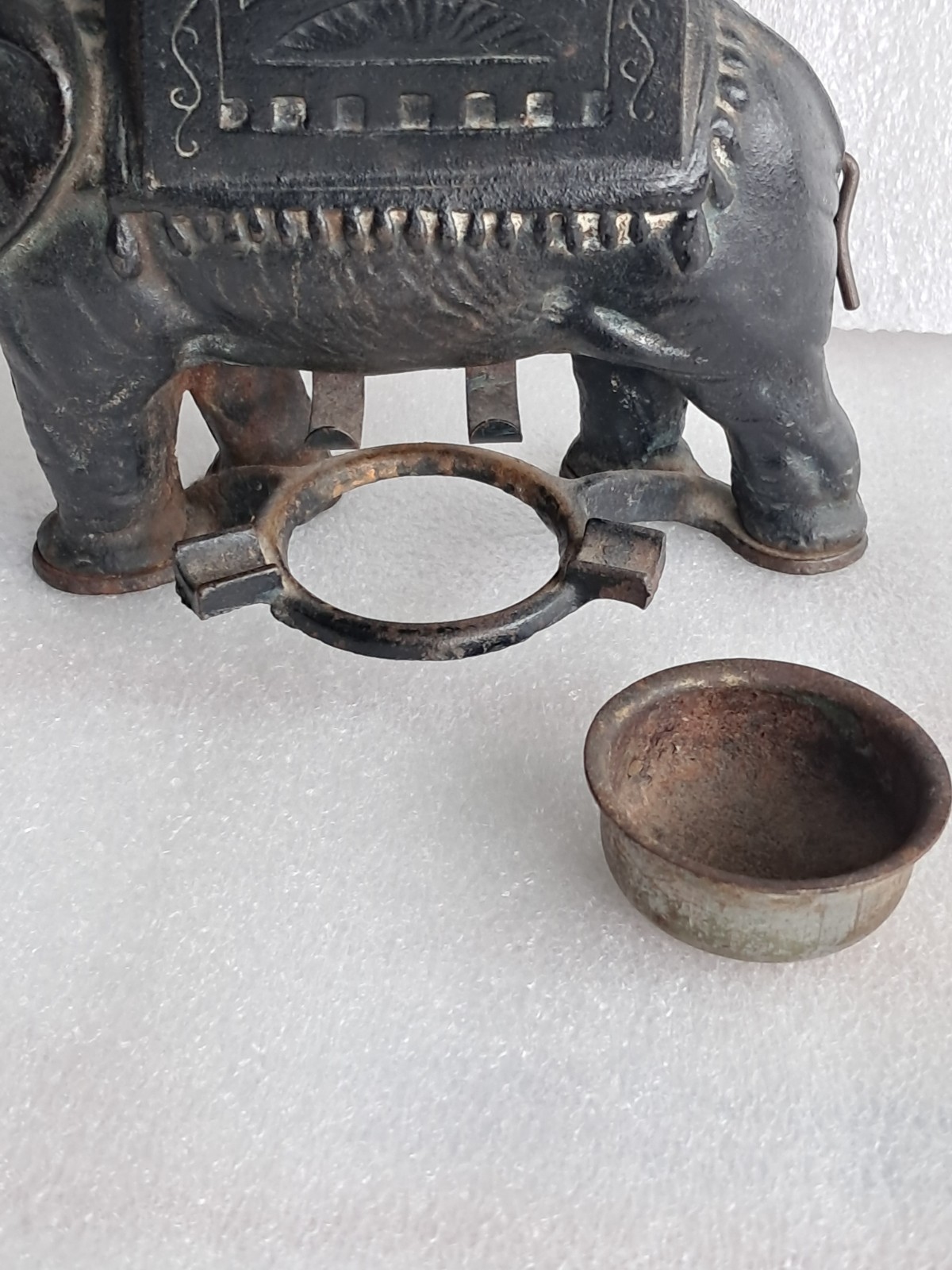 Vintage- Cast Iron Elephant Cigarette Roller Dispenser with Removable Ashtray