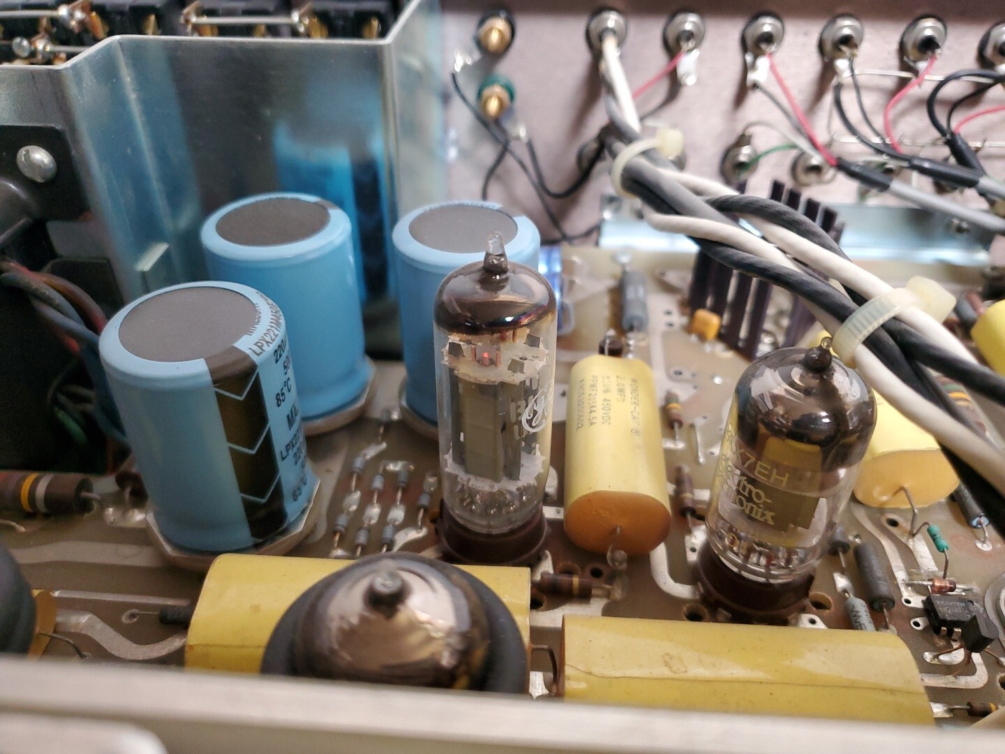 Vintage AUDIO RESEARCH SP-8 TUBE PREAMPLIFIER - Audiophile Gear Equipment