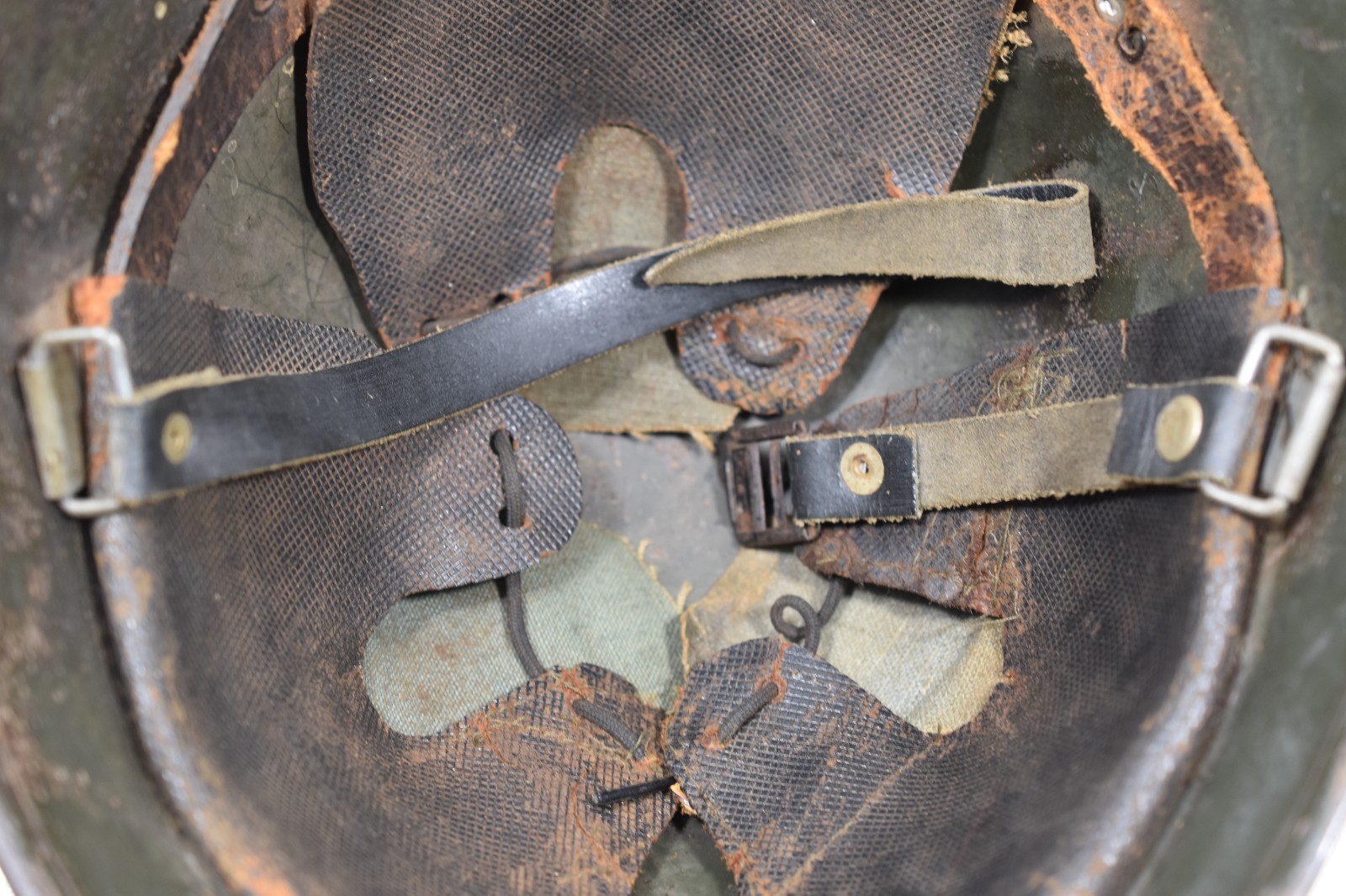 Dutch M27 M34 1934 Military Helmet with Crest Chin Strap and Liner