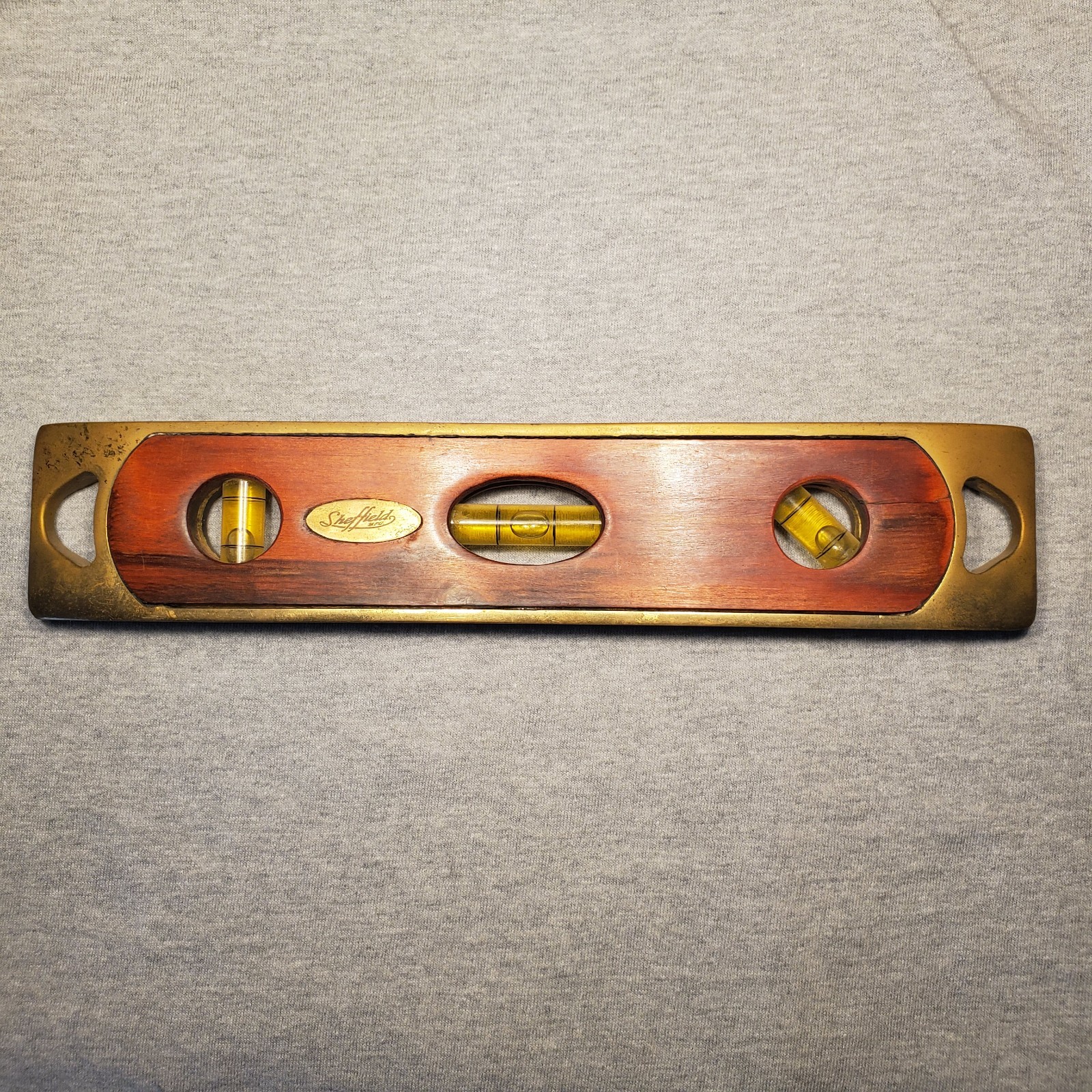 Sheffield MFG 9" Level And 4 In 1 Scewdriver Hardwood And Brass
