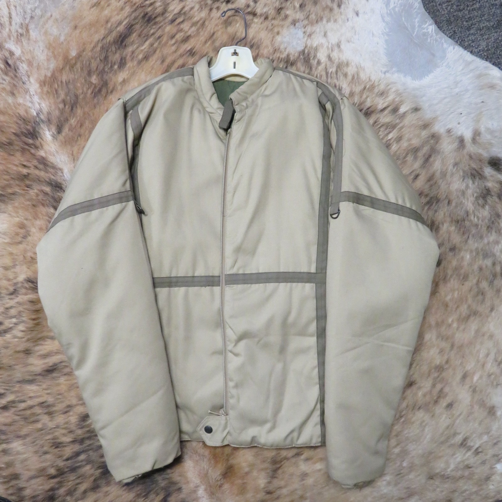 VTG MILITARY/CIVILIAN BULLET PROOF FULL SIZE JACKET LARGE