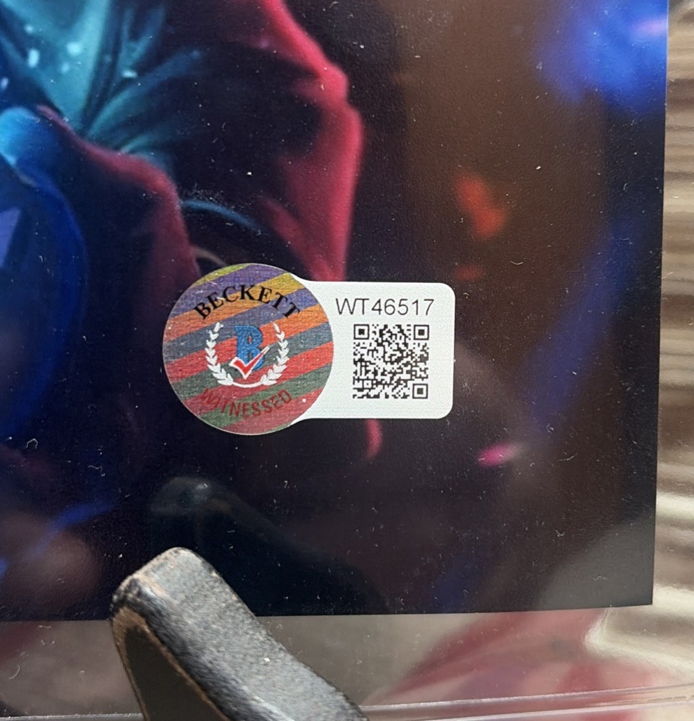 Mick Wingert Signed 8x10 Photo League Of Legends/Arcane - Beckett Authentication