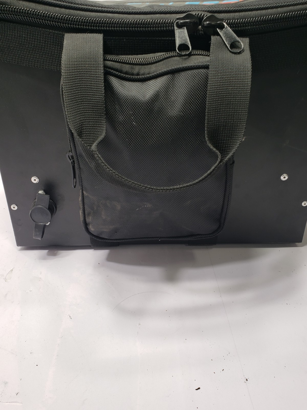 Fuel-Less Generator by Humless Lion Energy 50W Solar Panel Power Connector