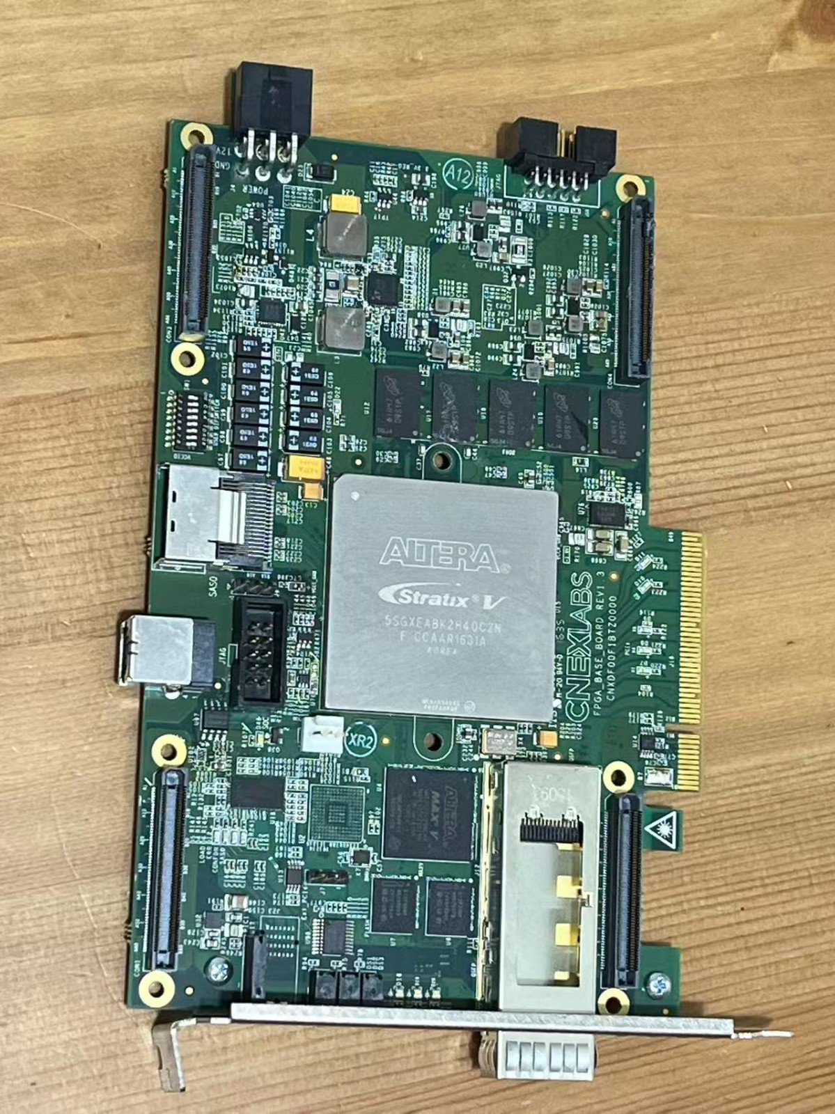 Altera Stratix V FPGA 5SGXEABK2H40C2N FPGA accelerator card,PCIe interface