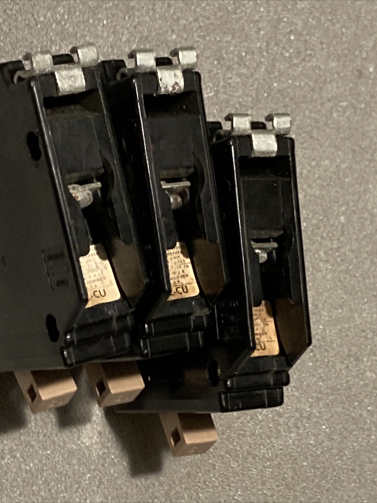 CH115 Cutler-Hammer Type CH 1 Pole 15 Amp 120V FULL NOTCH METAL FOOT (WARRANTY)