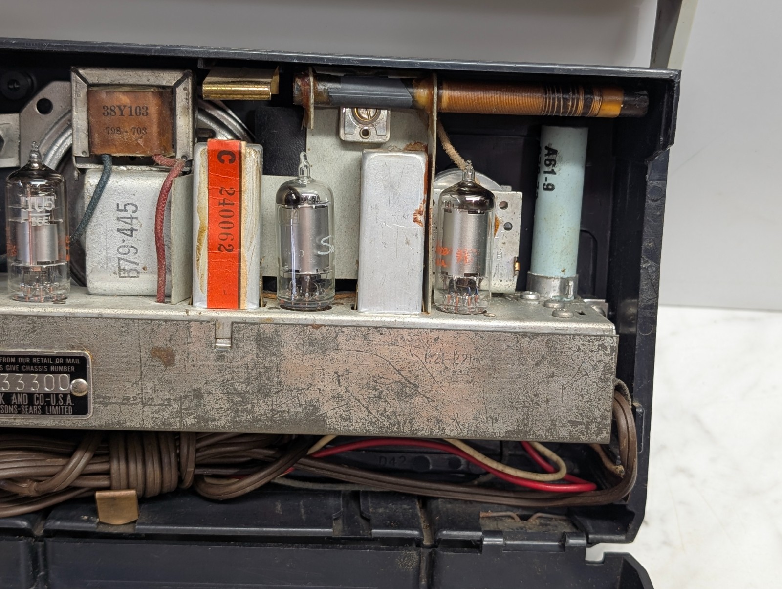 Sears Silvertone Tube Radio Dur-Pac AM Band Portable 7216 AC or Battery Powered