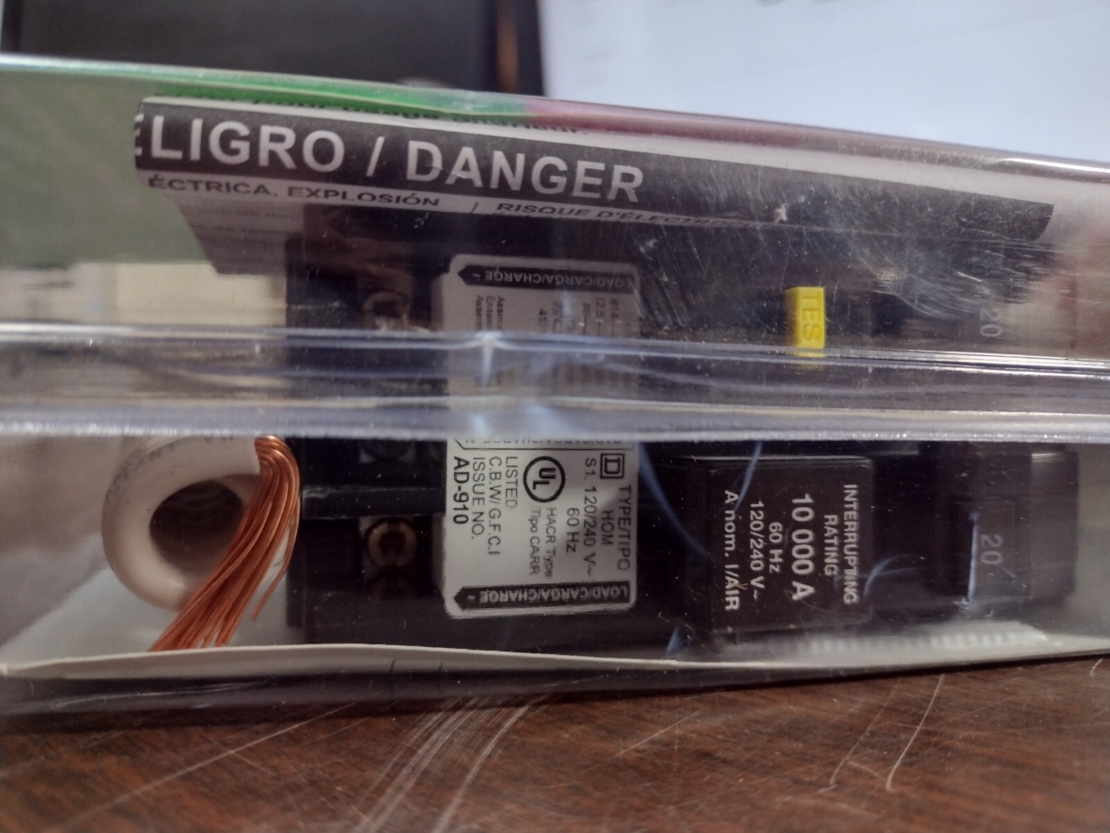 SQUARE D HOM220GFIC CIRCUIT BREAKER 20 AMP 2-POLE GFCI NEW IN PACKAGING