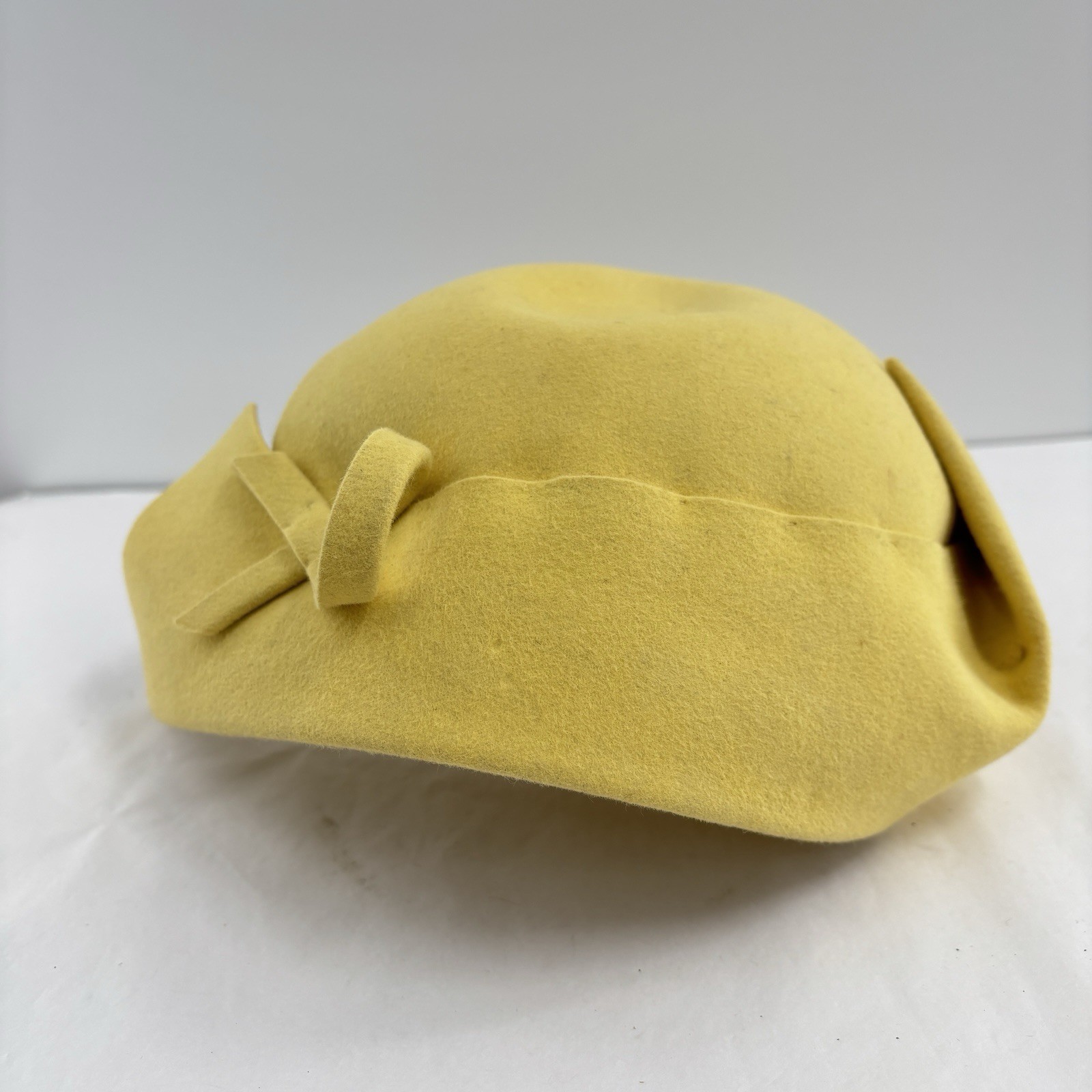 Vtg 60s Mustard Felt Tilt Hat Macy’s Mod Cocktail Jackie O Style