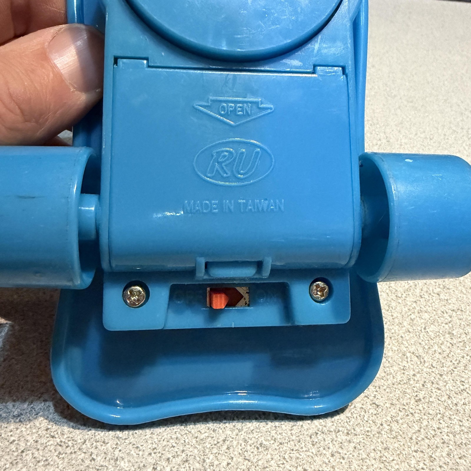 Vintage Russ Berrie Turn 'N Twist Battery Operated Skateboarding Troll 8080