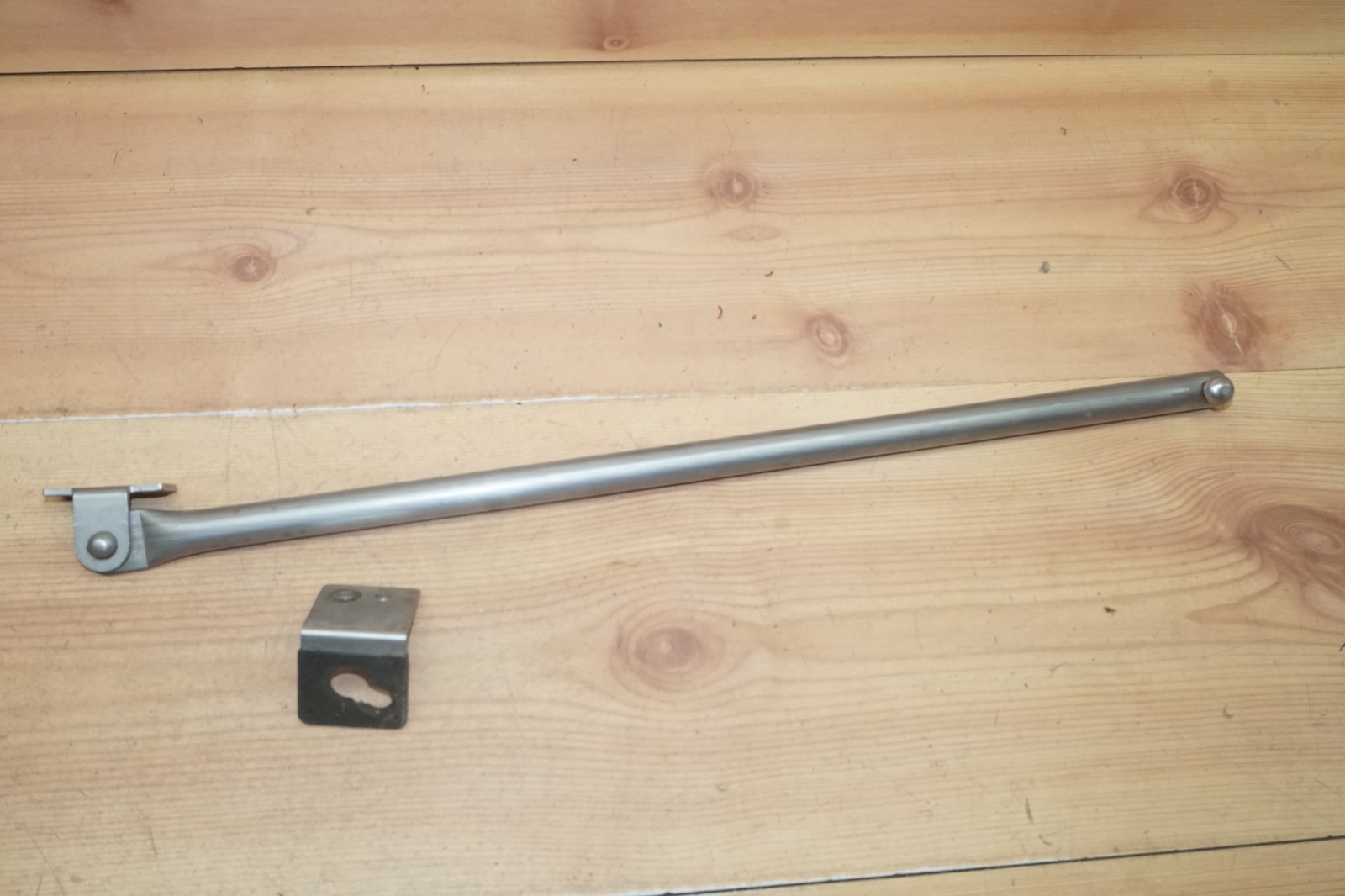 1990 1991 Yamaha WR650 WR 650 Waverunner LX Hood Hatch Support EU0-62891-00-00