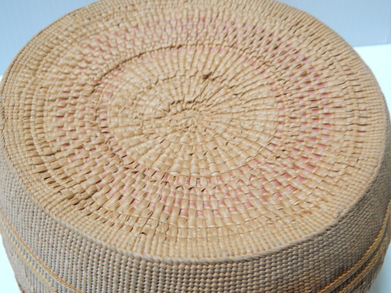 ANTIQUE LARGE TLINGIT RATTLE TOP BASKET -NW COAST ALASKA INDIAN - REAL PRETTY !